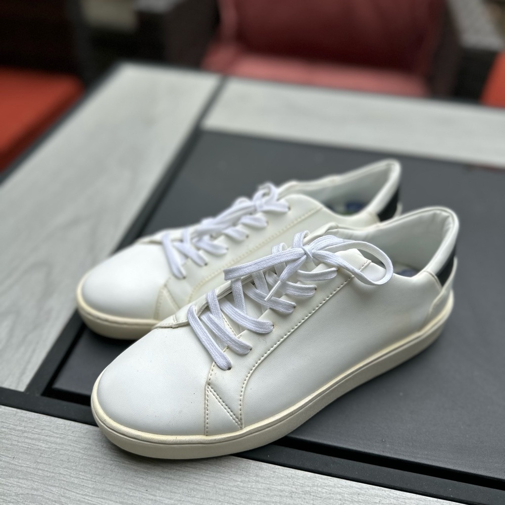 Thousand Fell Sneakers